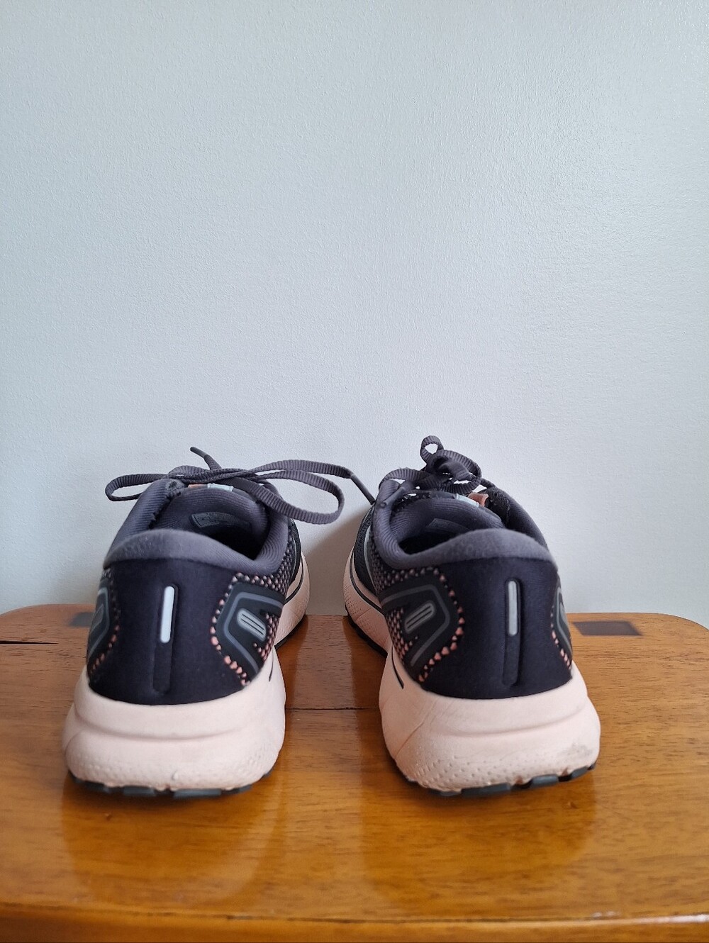 Brooks Ghost 14 Black Peach Women's Size 8 - Picture 3 of 10